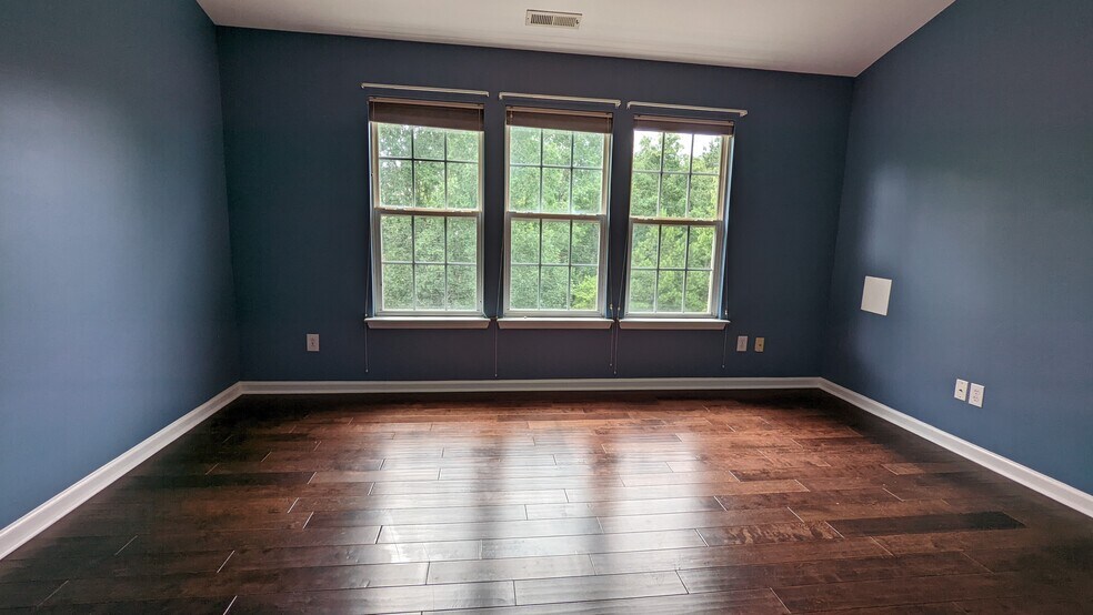 2nd bedroom - 106 Chandler Chase Ct