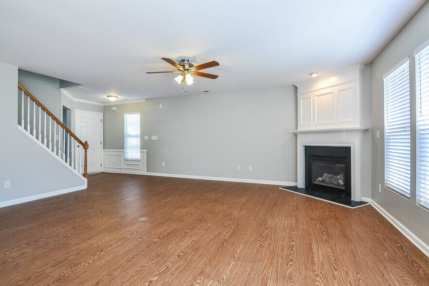 Building Photo - 2014 Gushing Dr