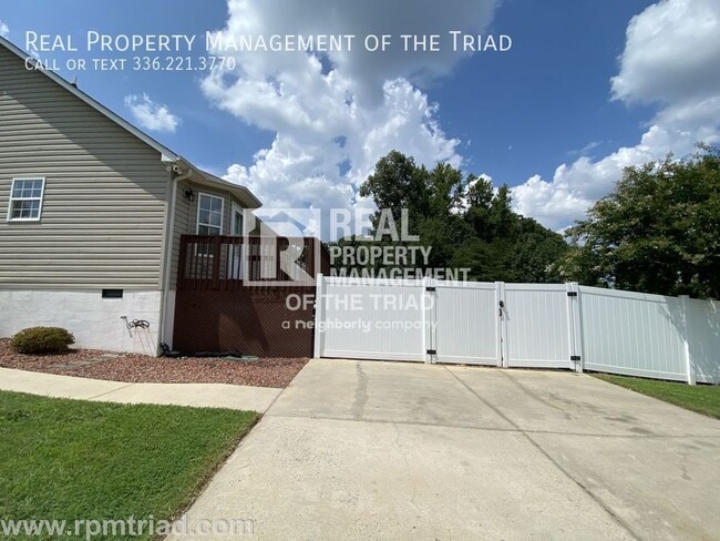 Building Photo - 4645 Beckel Ct