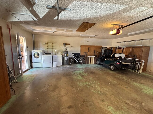 Building Photo - 421 Leisure World