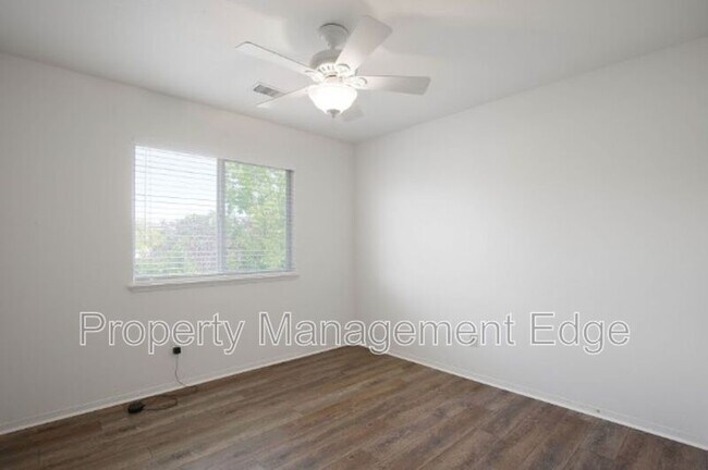 Building Photo - 23536 Silverwood St