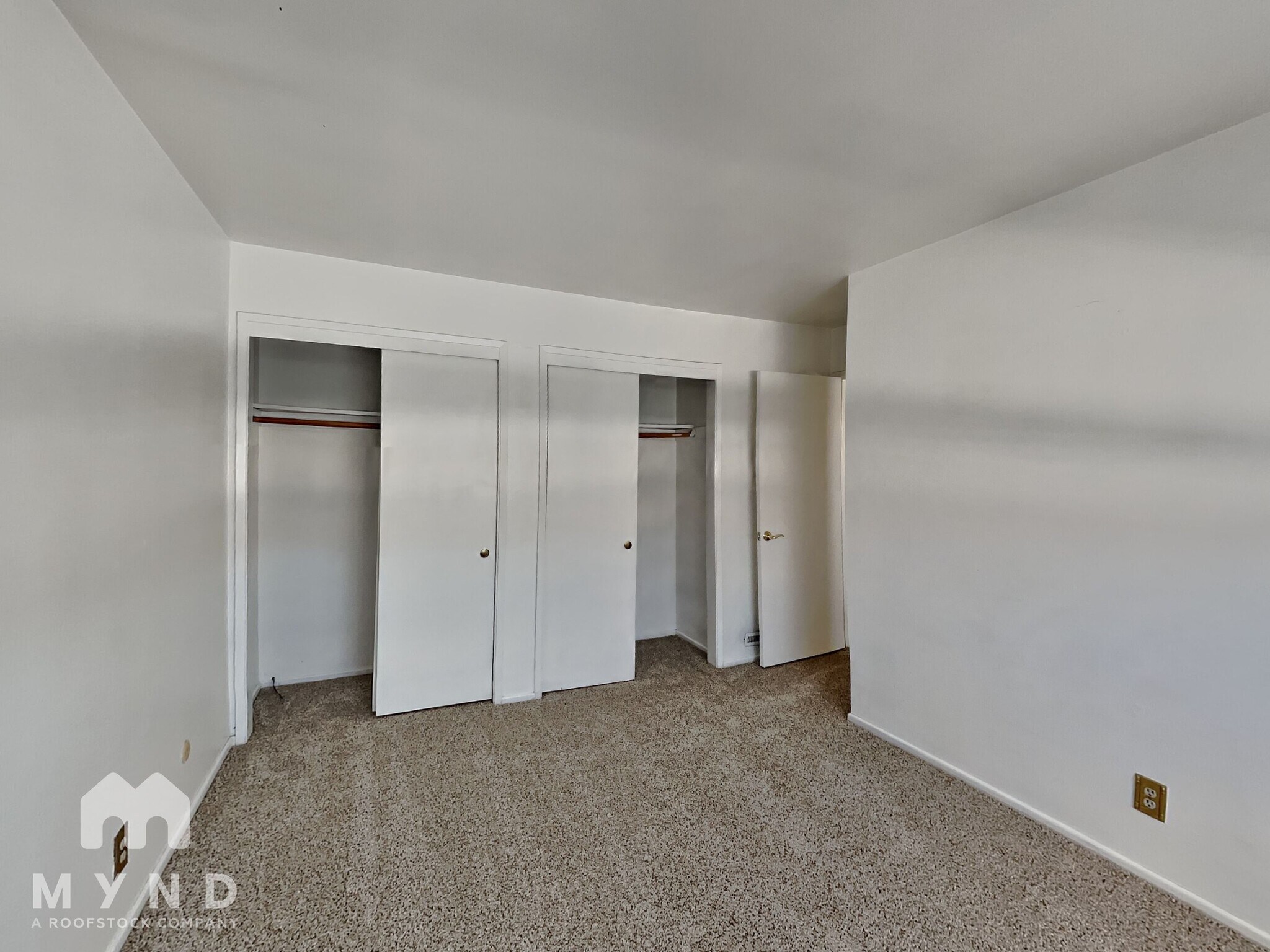 Building Photo - 6 Smithridge Park