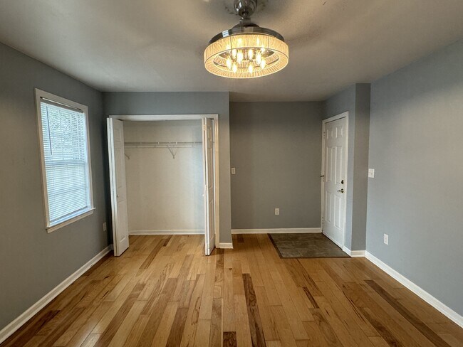 Building Photo - 3 BD/2 BA - Two Story Home in Mid-town Wil...