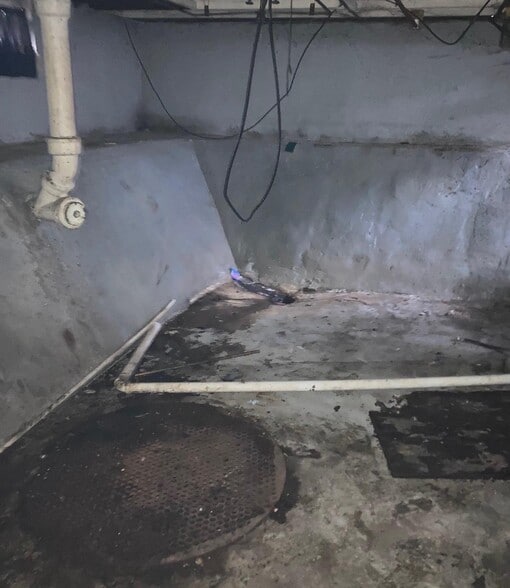 Building Photo - 1236 E Clay St