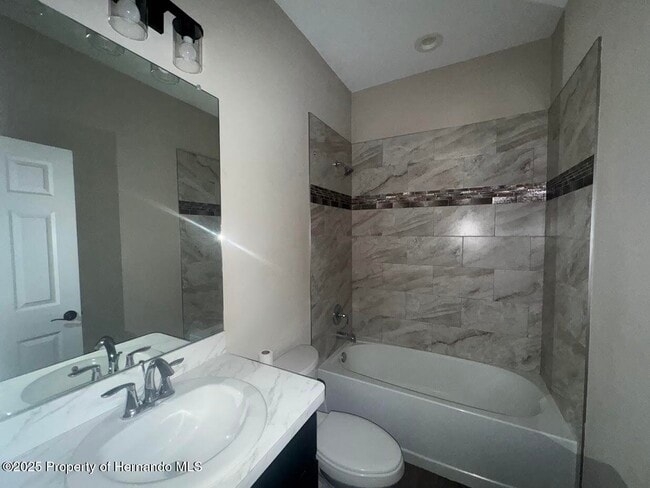 Building Photo - 6270 W Oak Park Blvd