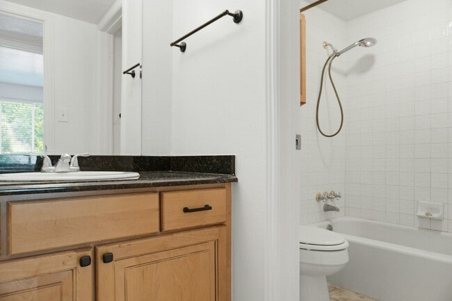 Building Photo - 5396 Willow Ln
