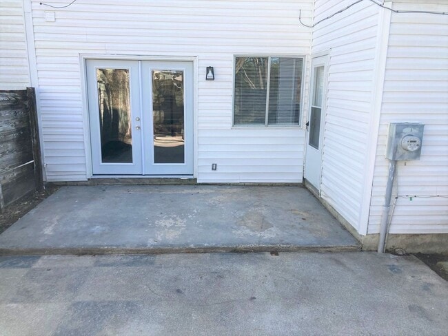 Building Photo - 107 Villa Dr