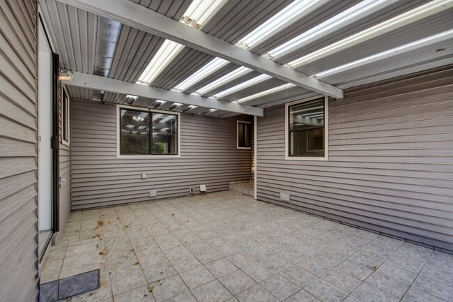 Building Photo - One Story Home