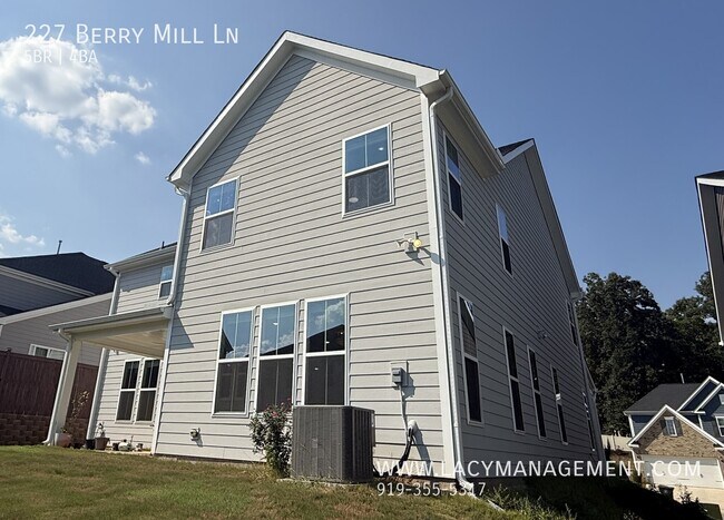 Building Photo - 227 Berry Ml Ln