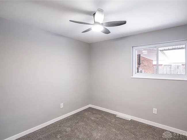 Building Photo - Absolutely Stunning 3BR Ranch in Kettering | Designer Finishes + Huge Backyard