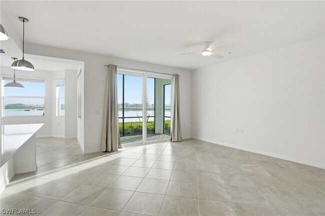 Building Photo - 15375 Grn Acrs Ave