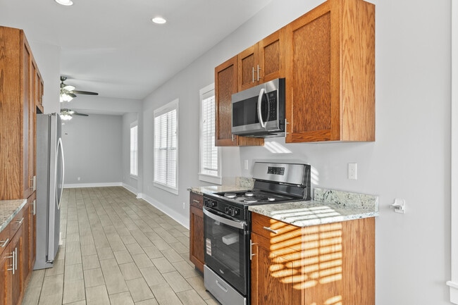 Building Photo - 106 N Main St