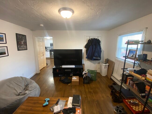 Building Photo - 27 5th St