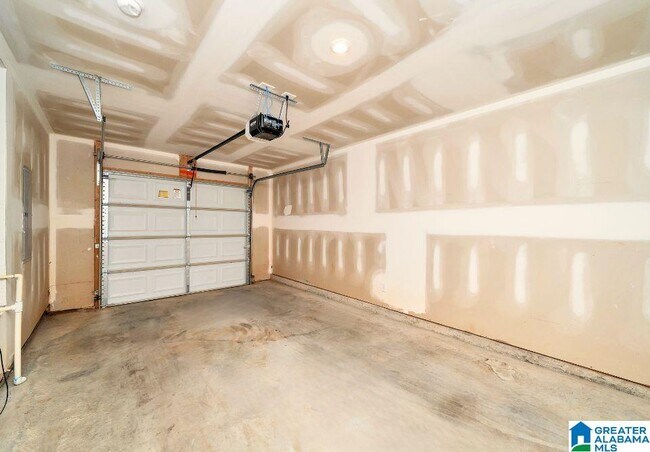 Building Photo - 211 Driftwood Ln