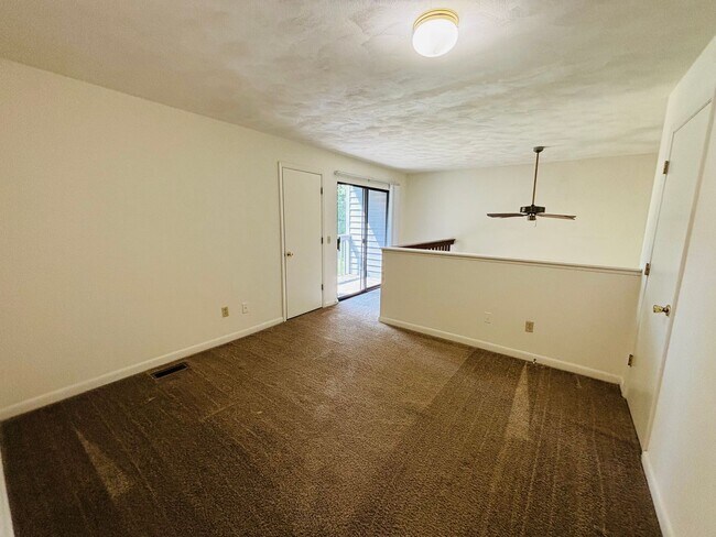 Building Photo - 507 Sunridge Dr