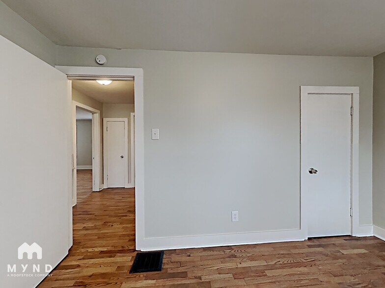 Building Photo - 1222 Eastern Valley Rd