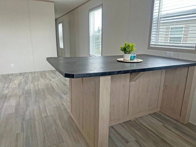 Building Photo - 14876 Washington Rd