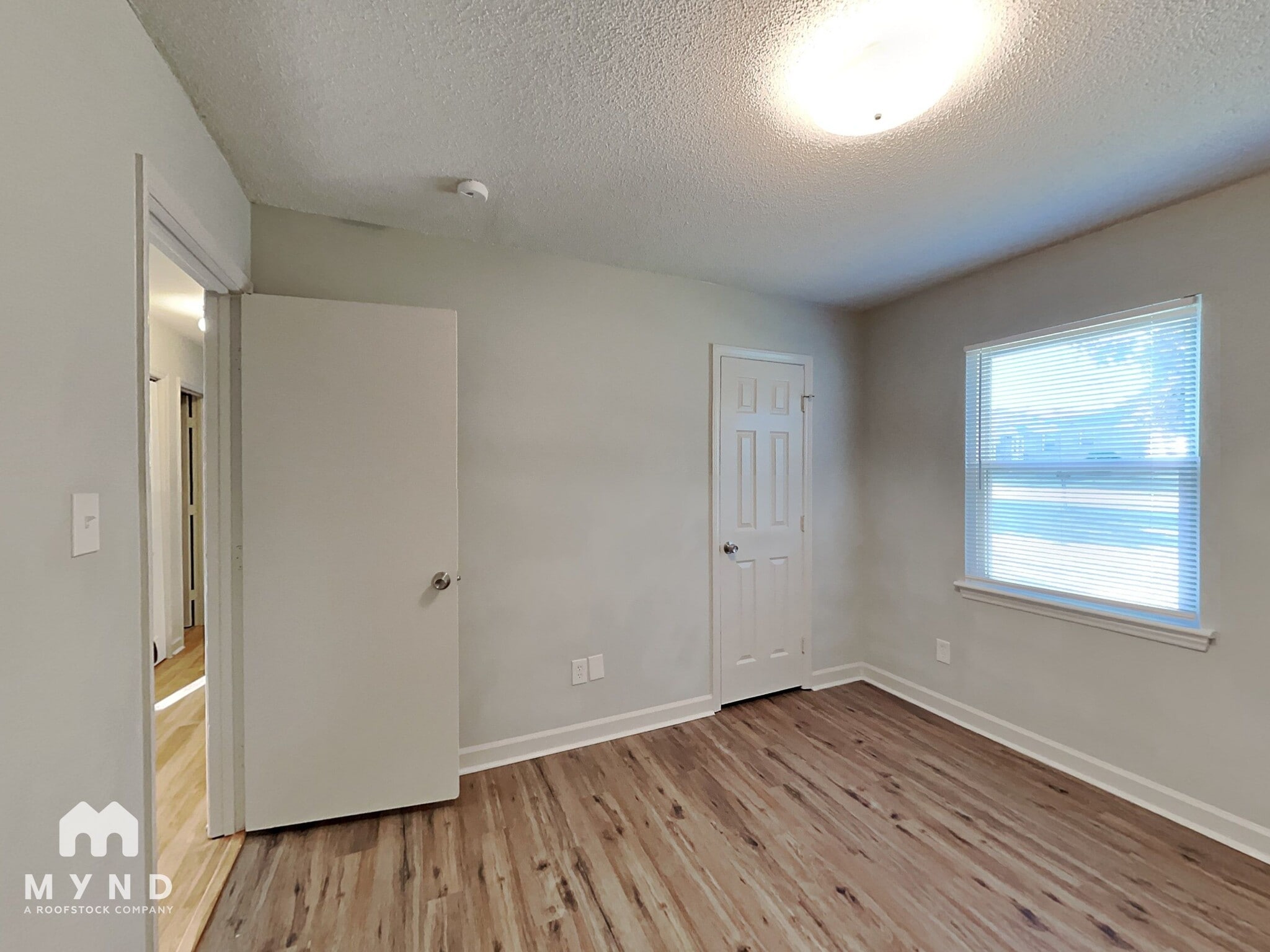 Building Photo - 2241 Thornfield Rd