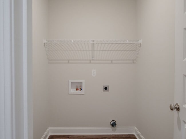 Building Photo - 408 S Zetterower Ave