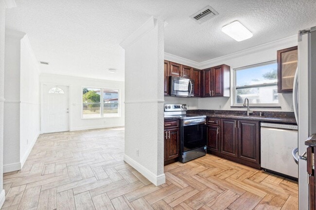 Primary Photo - 714 NW 2nd Ave