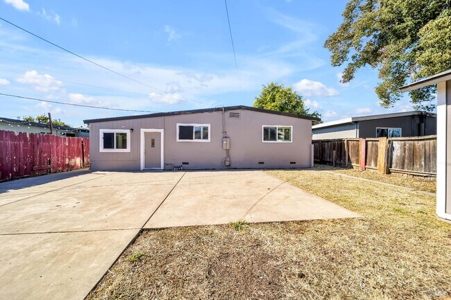 Building Photo - 1012 McKinley St