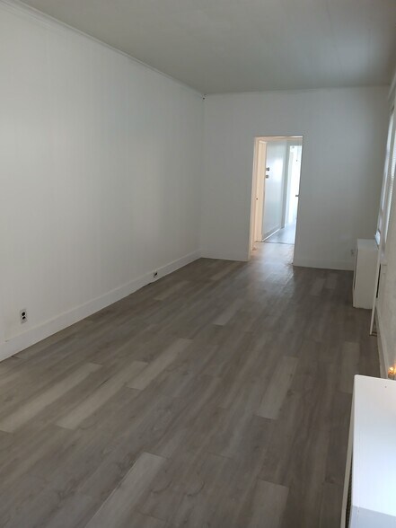 Building Photo - 2268 Richmond Ter