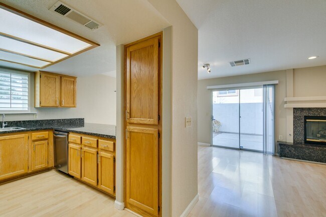 Building Photo - Beautiful Summerlin Home – 3 Bed, 2.5 Bath...