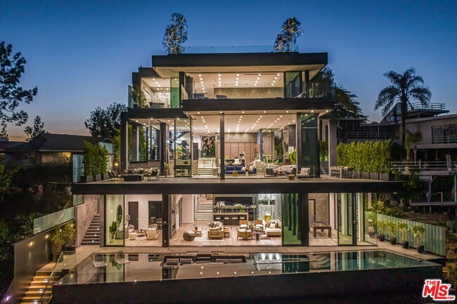 Building Photo - 2304 Donella Cir