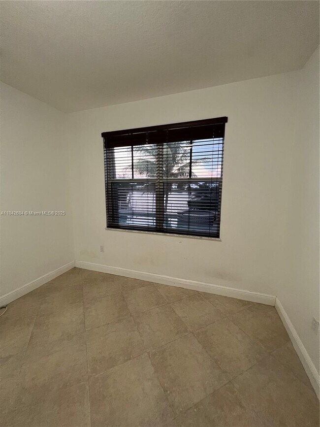 Building Photo - 1421 SW 153rd Path