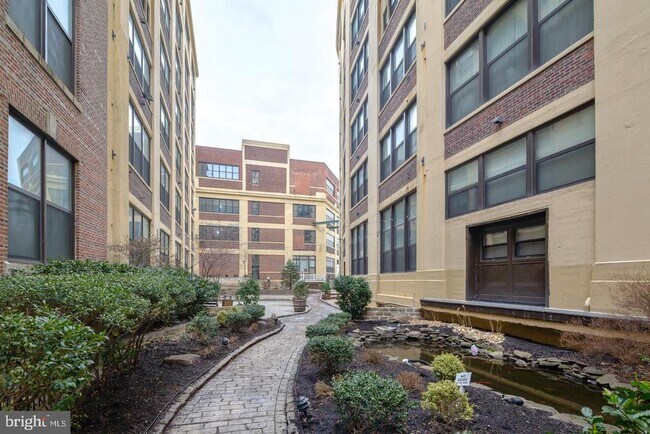 Building Photo - 1100 S Broad St