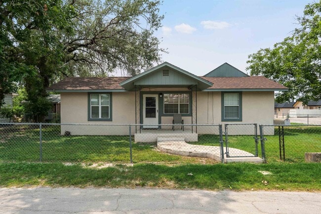 Building Photo - 1202 Gillis Ave