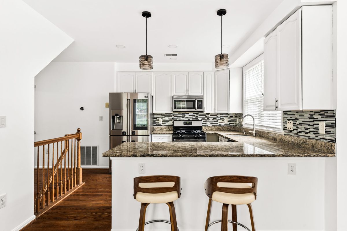 Building Photo - 6139 Donival Sq