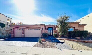 Building Photo - 1332 Calle Lago Dr