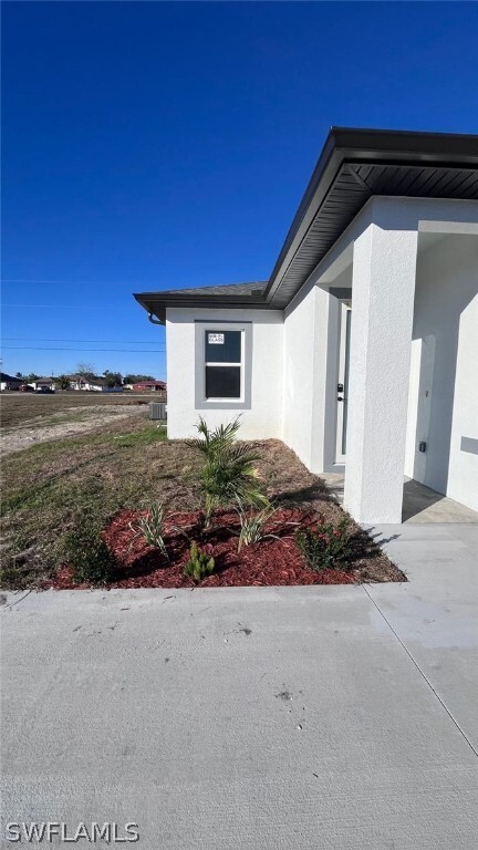 Building Photo - 1009-1011 NE 15th Ln