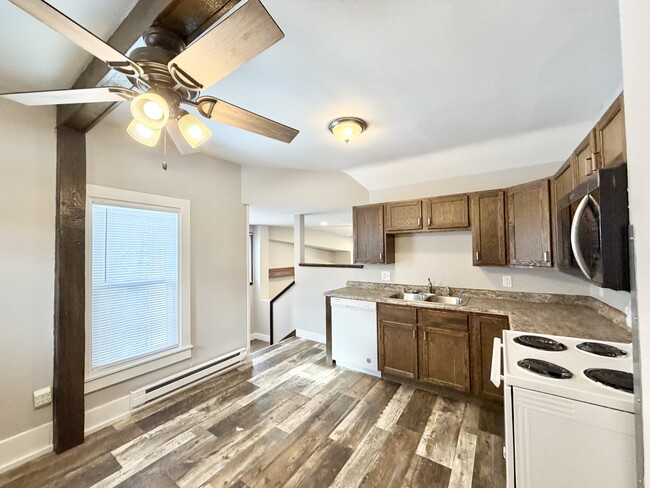 Building Photo - 710-712 S Ringold St