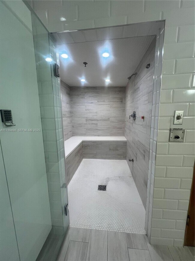 Building Photo - 2110 N Ocean Blvd