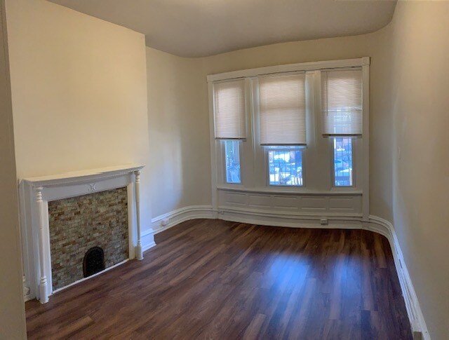 Building Photo - 221 S 44th St