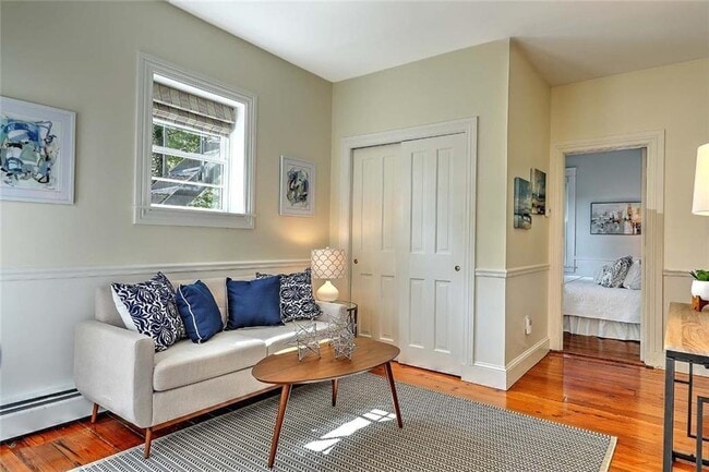 Building Photo - 135 Williams St