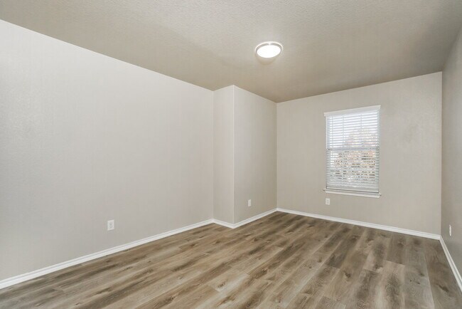 Building Photo - 11118 Geneva Ford