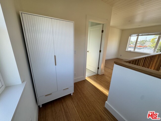 Building Photo - 5022 E Mountain View Dr