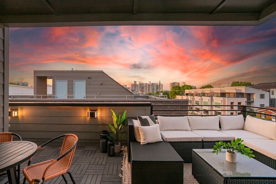 Building Photo - 1011 12th Ave S