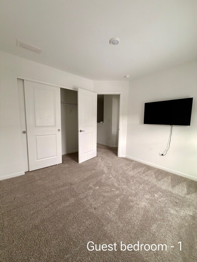 Building Photo - 522 Wolverine Dr