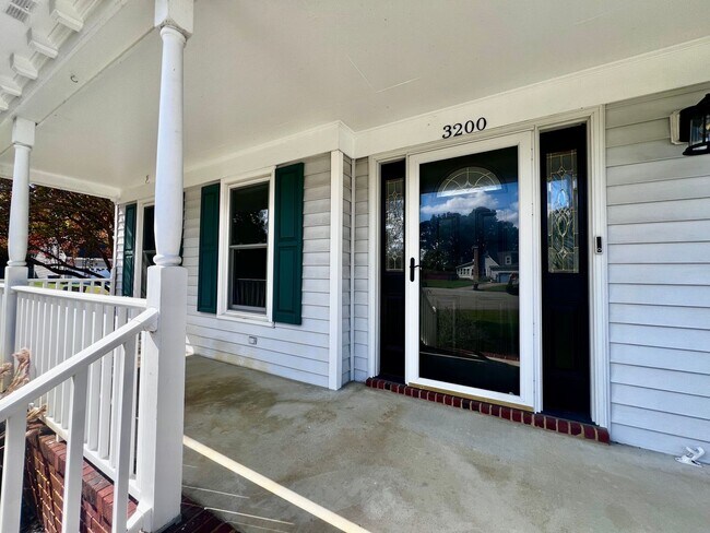 Building Photo - Beautiful home in the desirable Wellington...