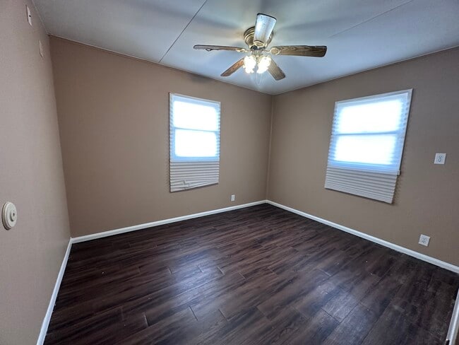 Building Photo - 225 Grace-