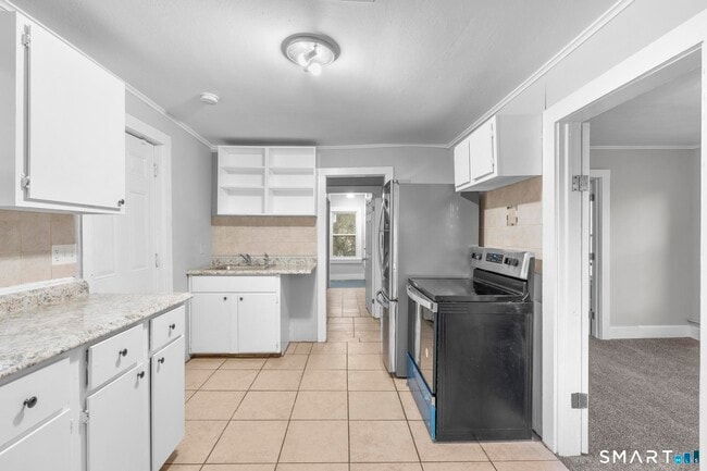 Building Photo - 19 Woodbridge Ave