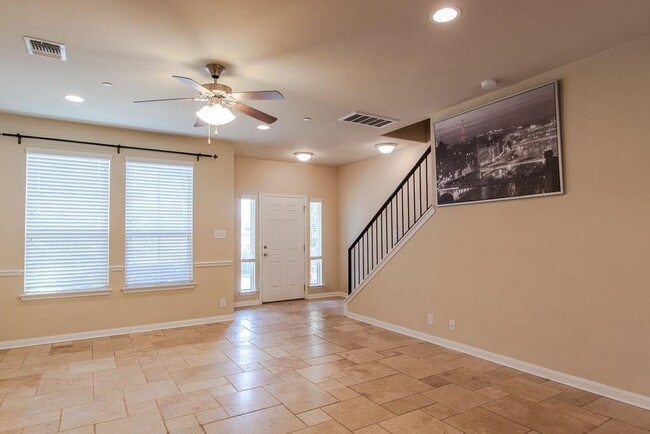 Building Photo - 636 Lookout Tree Ln