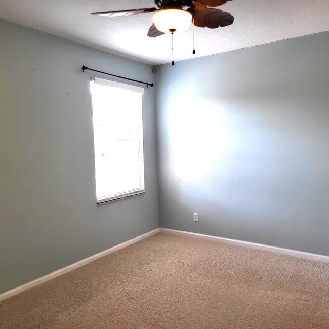 Building Photo - 509 Alejandro Ln