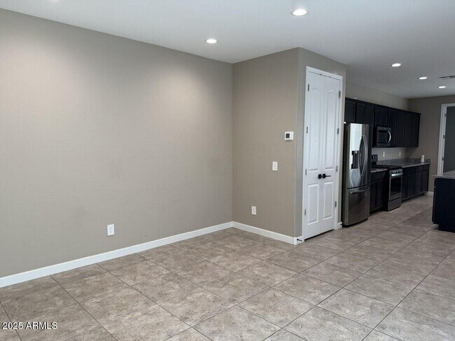 Building Photo - 38163 W Santa Monica Ave