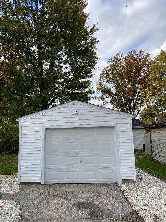 Building Photo - 130 Fairground Blvd