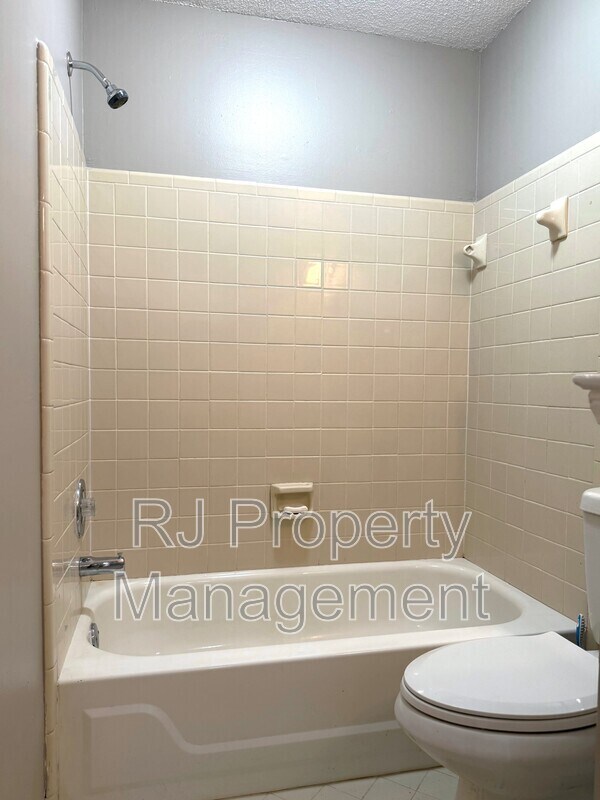 Building Photo - 4308 Ash Creek Cove